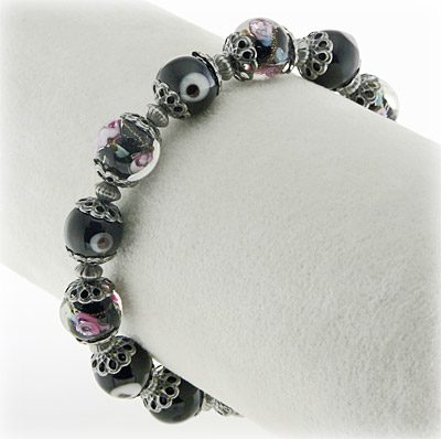 Elegant Bracelet w/Inlaid Flowers